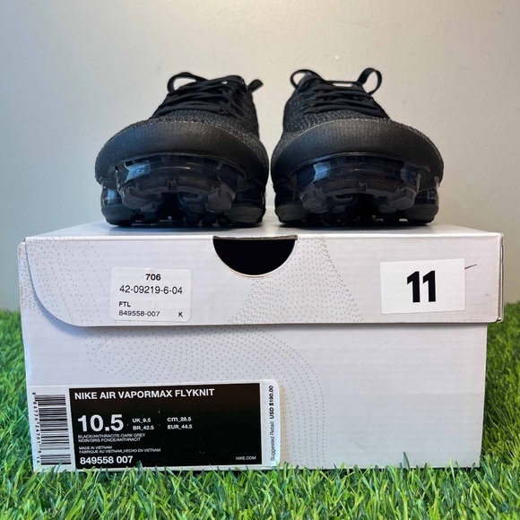 Nike Air VaporMax Flyknit Triple Black - Picture 9 of 11